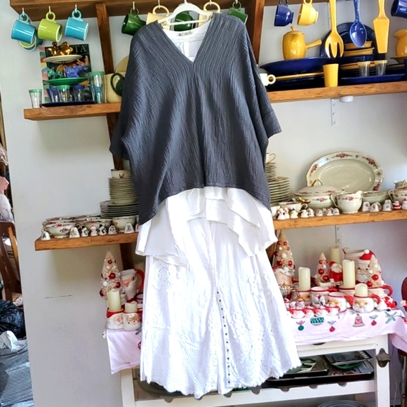 💥SOLD💥Jooziecotton New V Neck Tunic - Picture 2 of 15